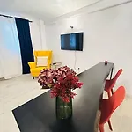 Vibrant Apartment #12Lunipebega