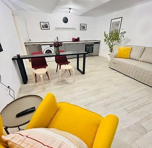 Vibrant Apartment #12Lunipebega